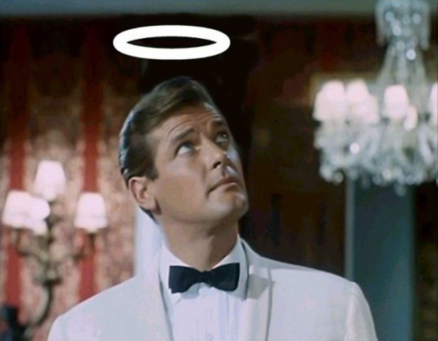 Roger Moore as thé famous Simon Templar in The Saint.